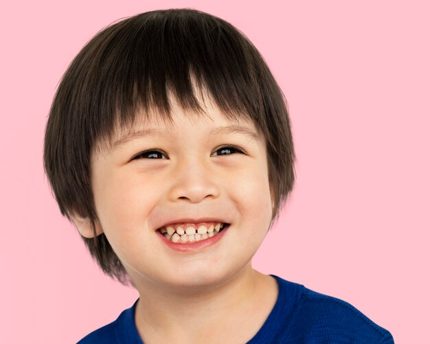 smiling boy with diastema